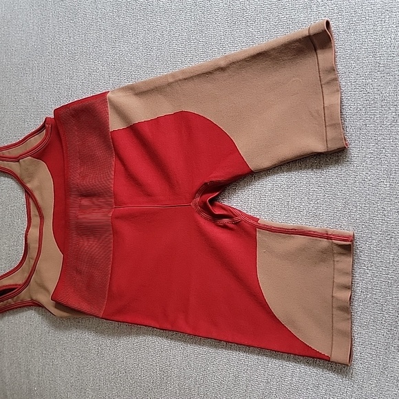 NWOT Workout - Picture 4 of 6